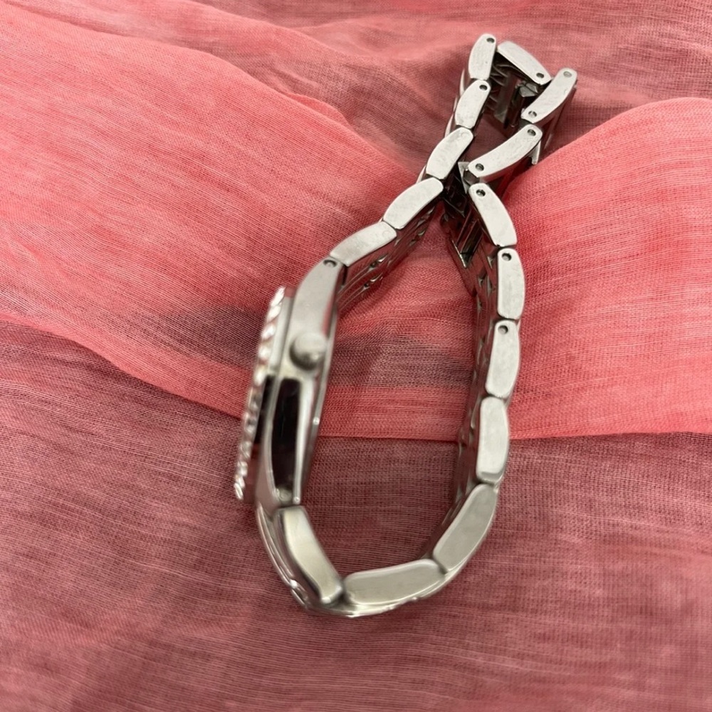 Relic Watch (Pink Face/Crystals) - Picture 10 of 10